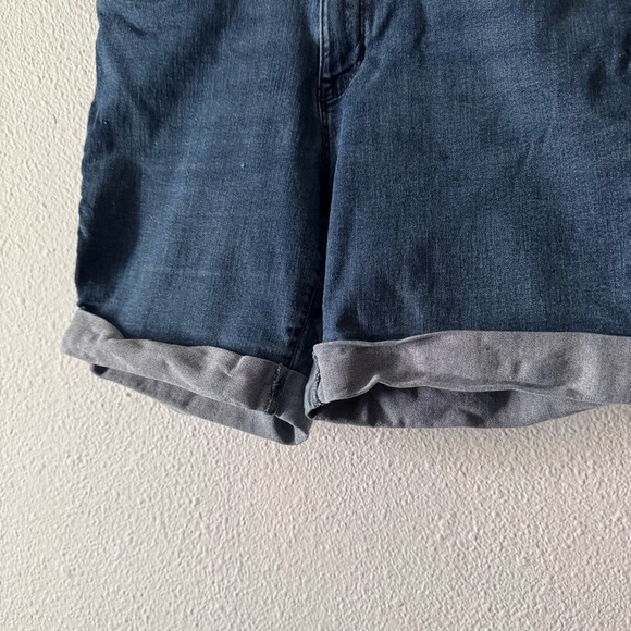 DKNY Jeans Women's Blue Denim Bermuda Cuffed Shorts Everyday Summer Style Size 4 - Picture 4 of 12